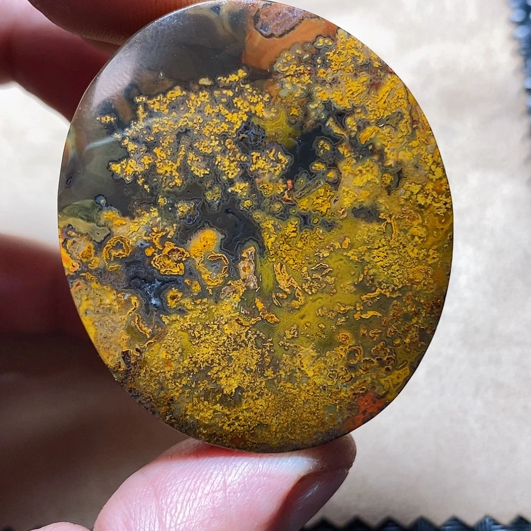 玛瑙/玉髓颈饰未镶嵌抱**石