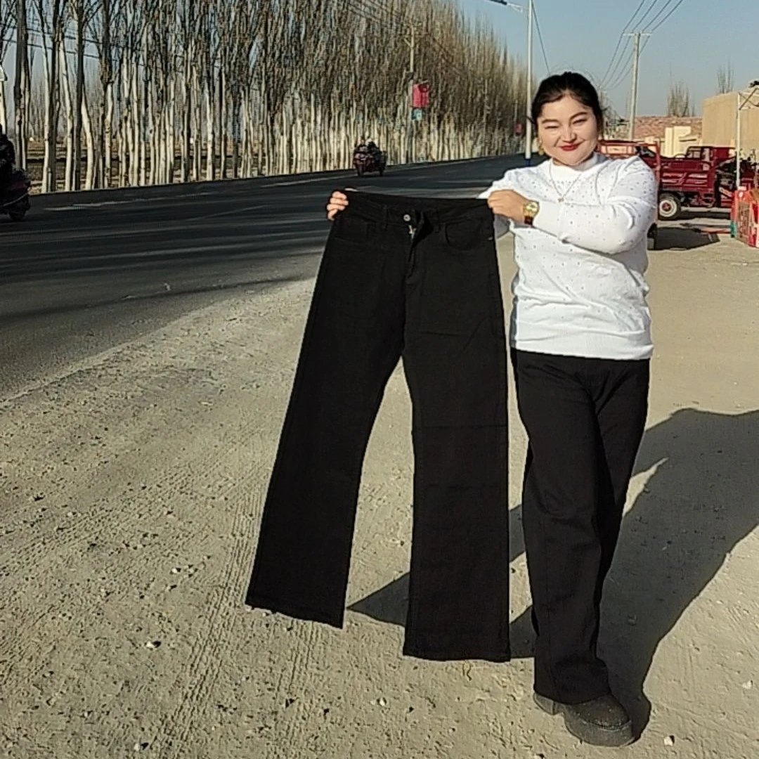 胖女人大板纯黑色牛仔裤