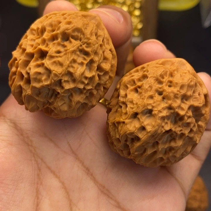 文玩核桃把件41尺珊瑚绣球