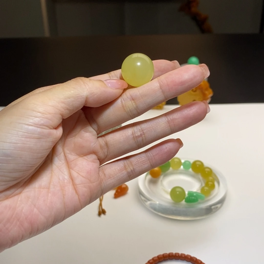 石英质玉（缅黄）未镶嵌颈饰