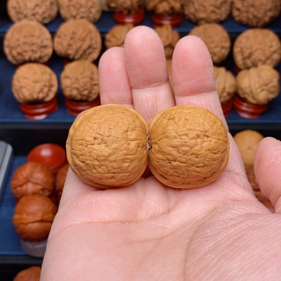 把件文玩核桃手捻精品鱼籽纹