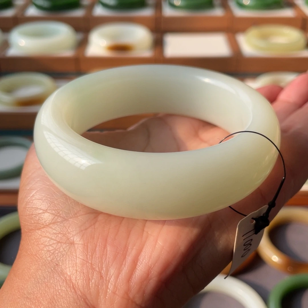 未镶嵌手镯和田玉细油膏