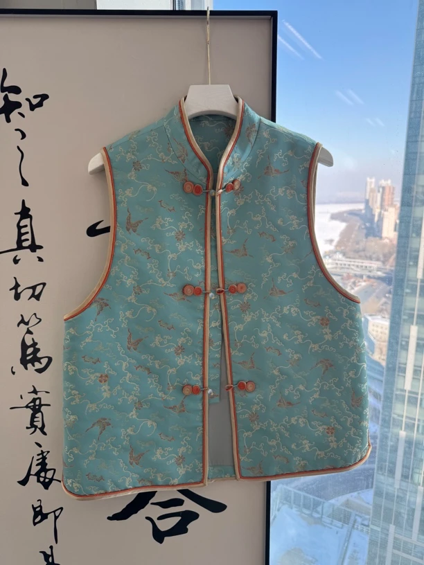 缠枝蝶舞宋锦马甲