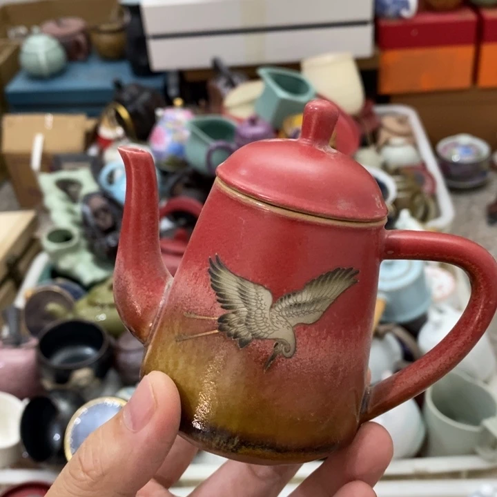 陶瓷艺术品及陶瓷壶