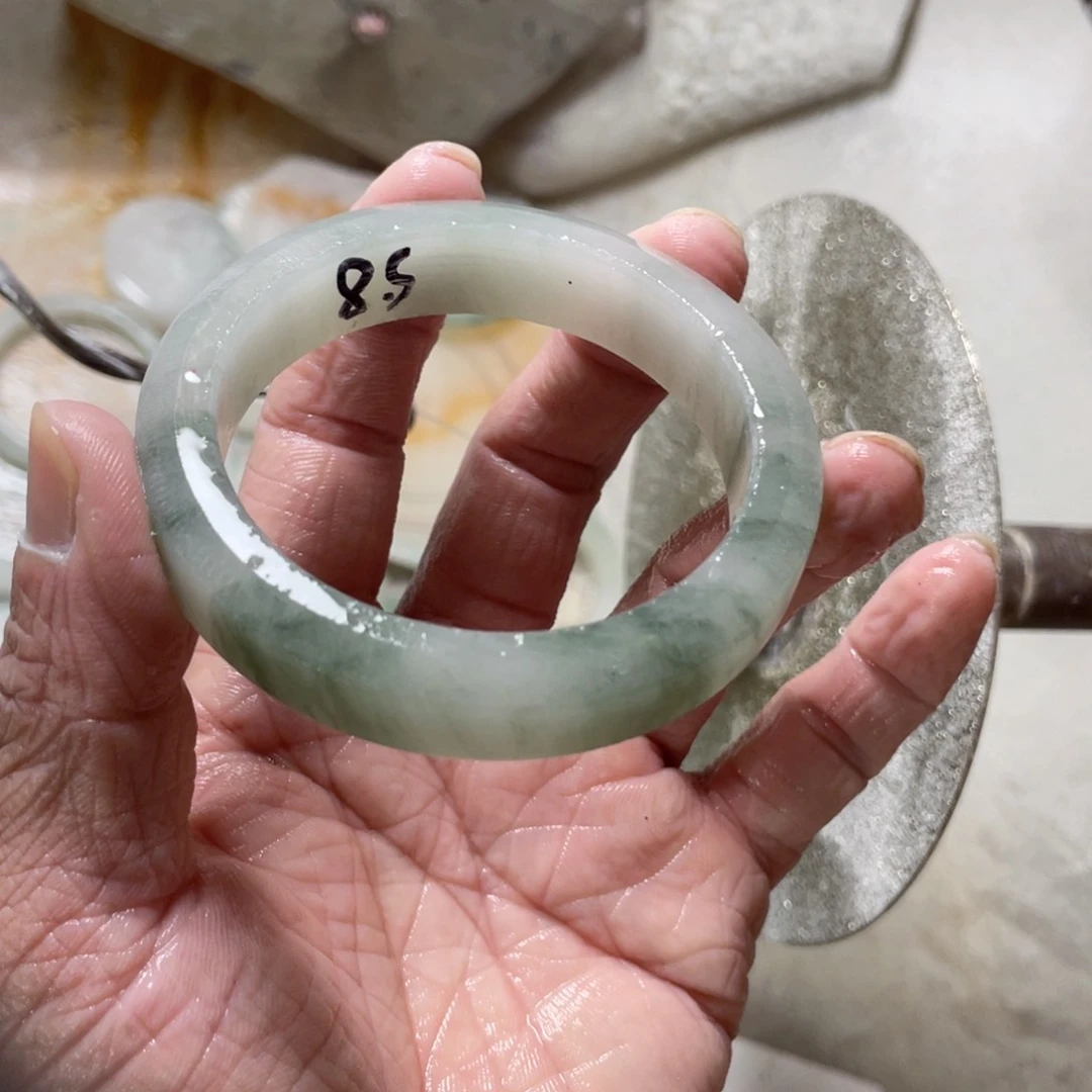 石英质玉手镯未镶嵌成**码定制