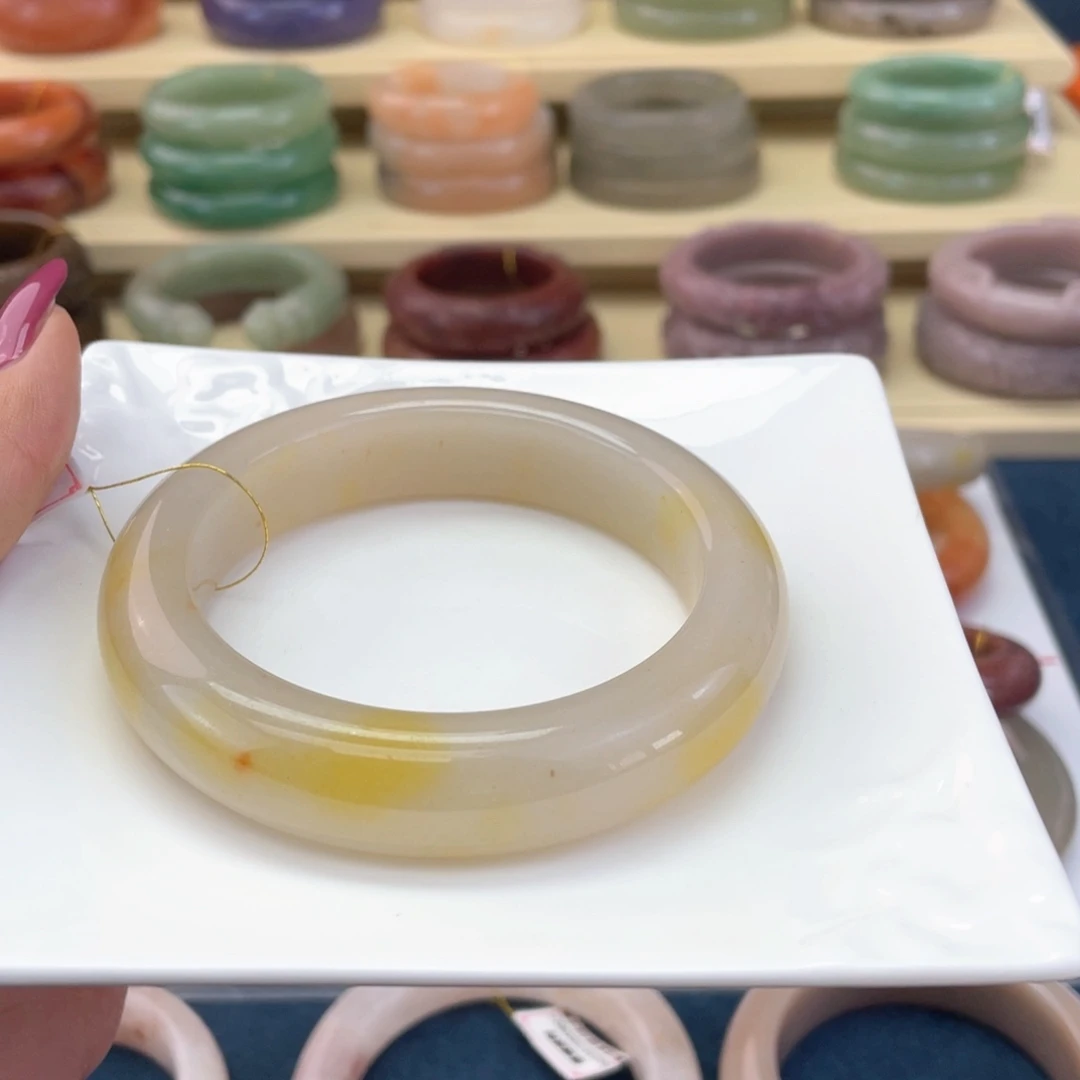 石英质玉未镶嵌手镯64.5