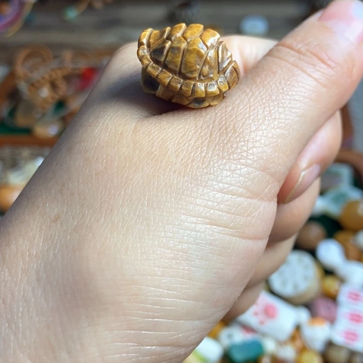 配饰鹿角雕富甲一方