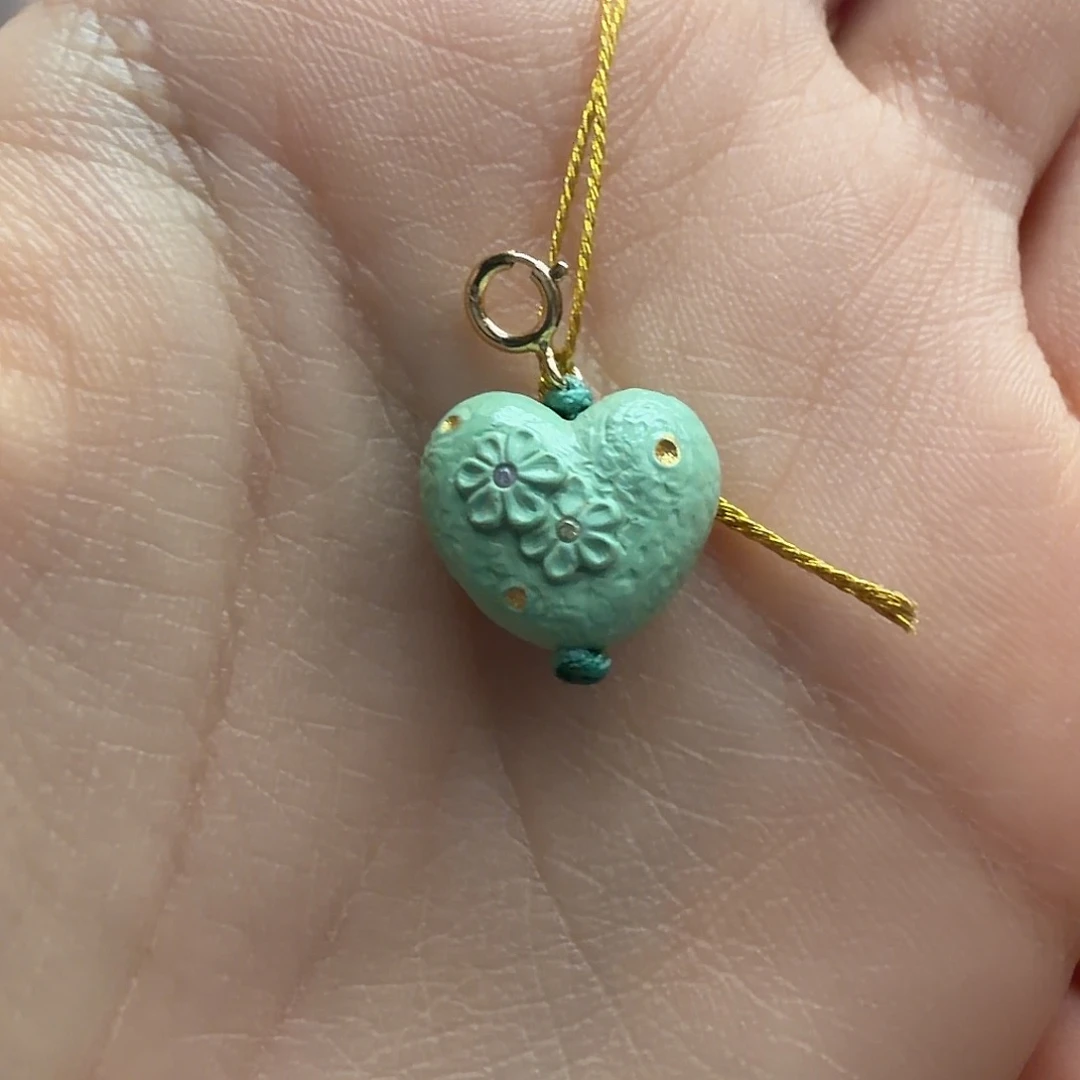 绿松石未镶嵌颈饰