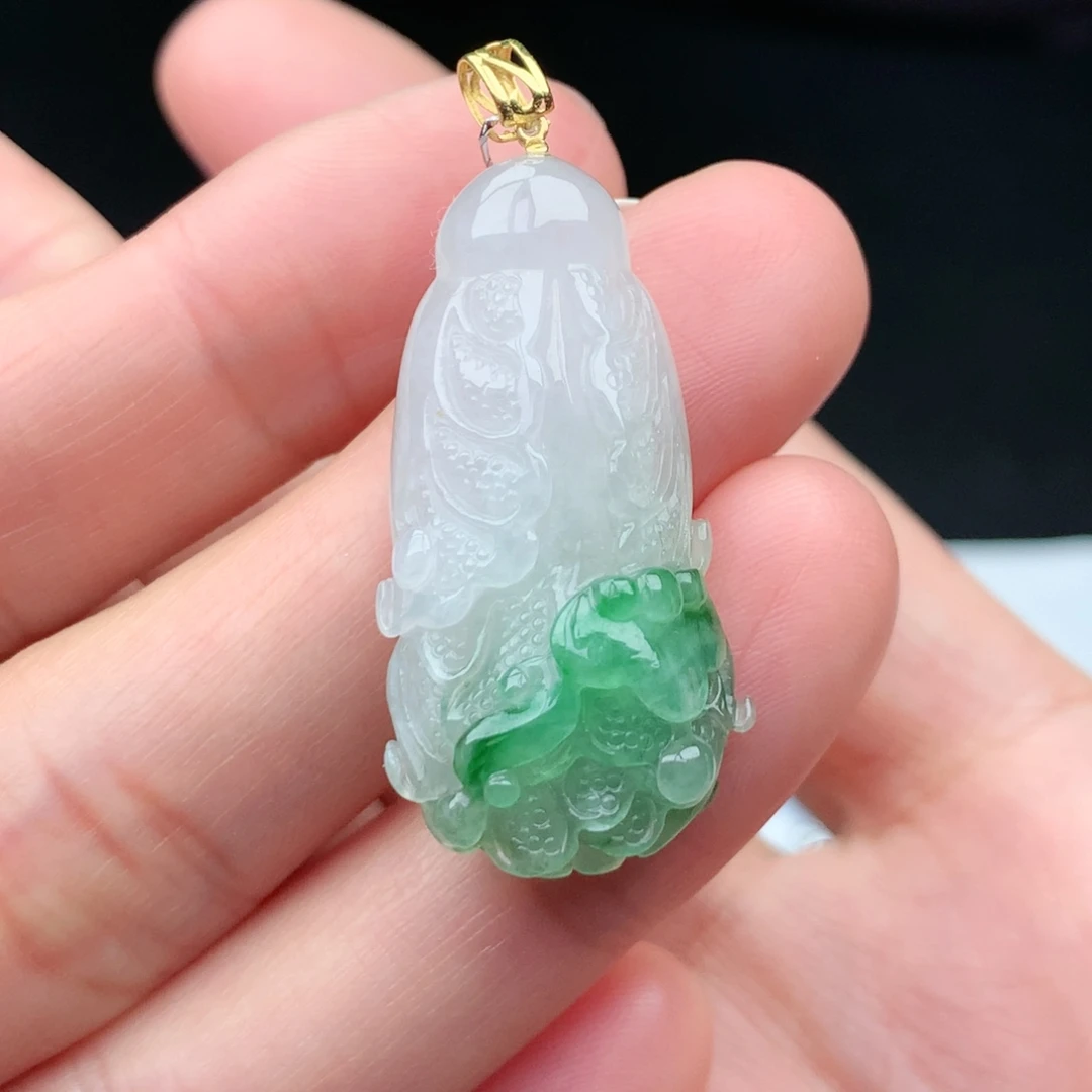 翡翠18K金镶嵌颈饰