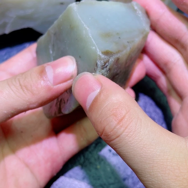 和田玉未镶嵌珠宝半成品