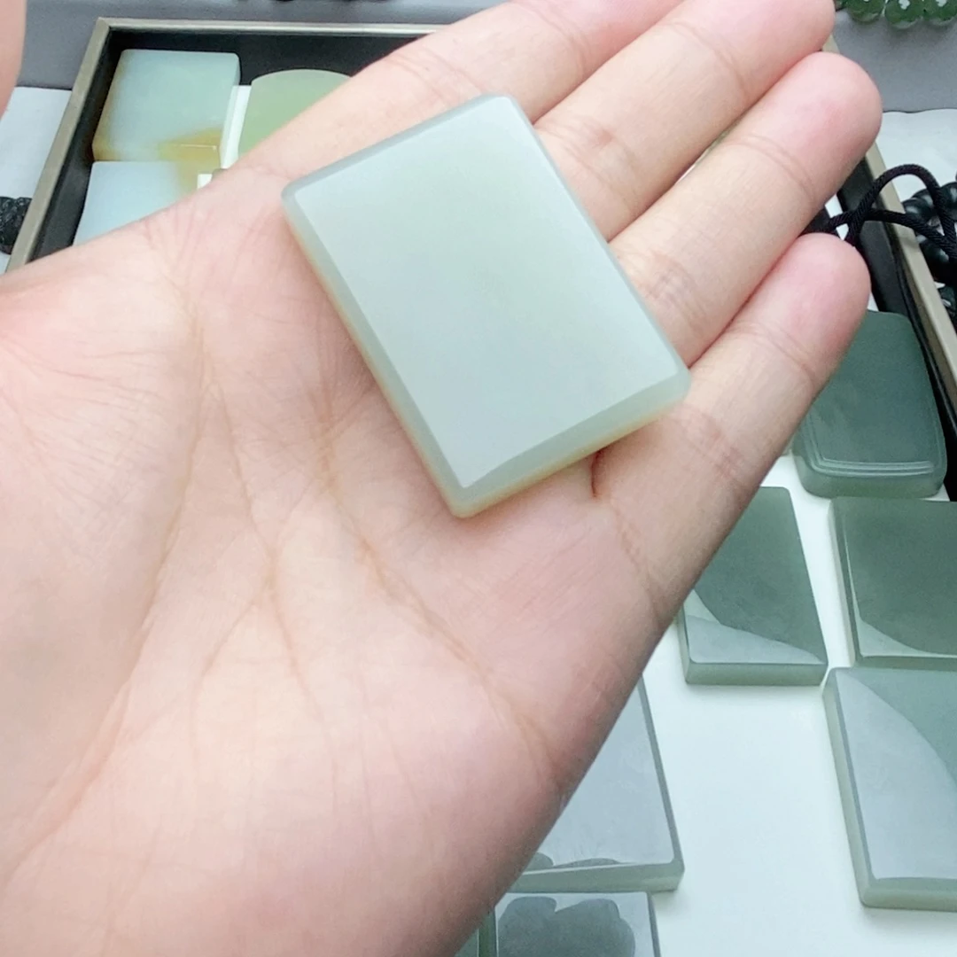 和田玉未镶嵌颈饰永****