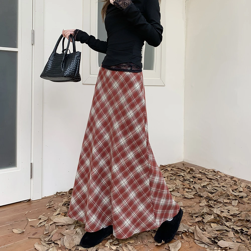 复古格纹半身裙女包臀鱼尾裙2025秋冬新款红格子显瘦高腰气质长裙