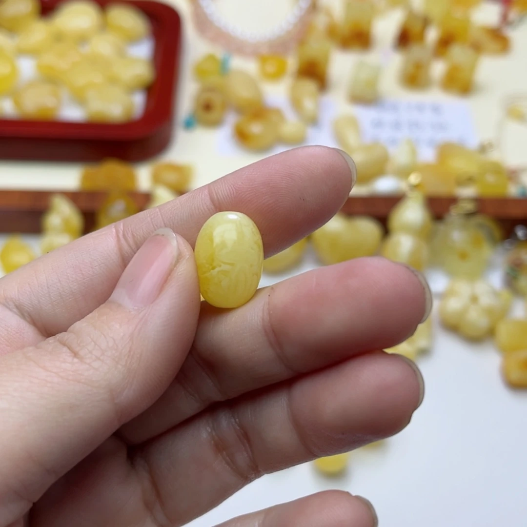 【闪购商品】蜜蜡裸石未镶嵌配饰