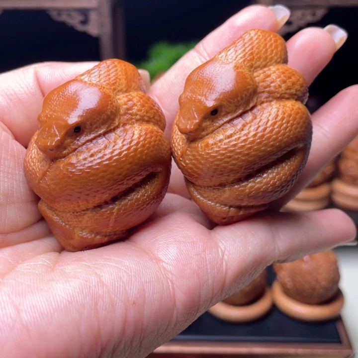 吊坠橄榄核蛇手球3.3