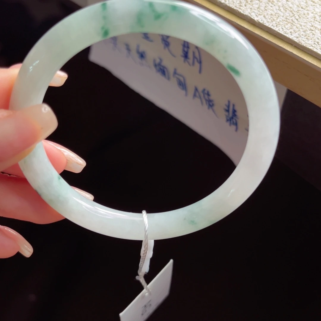 未镶嵌手镯翡翠手镯