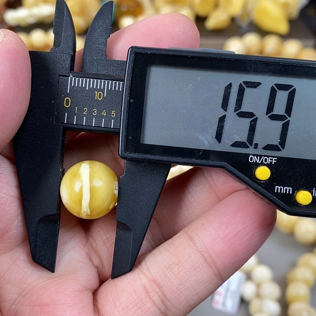 蜜蜡未镶嵌珠宝奇石2.3g一线天