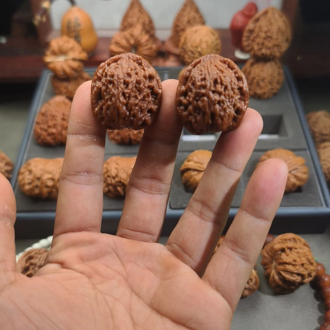 文玩核桃吊坠31拉丝高炮手捻南疆石