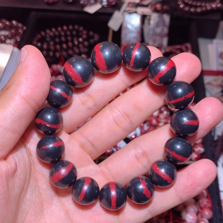 L***Y天然辰砂原石一线天