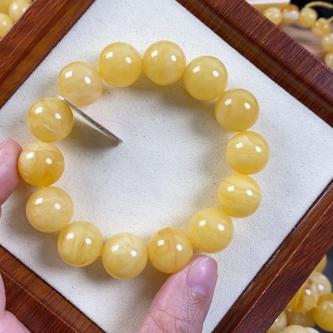 三***七未镶嵌琥珀裸石蜜蜡