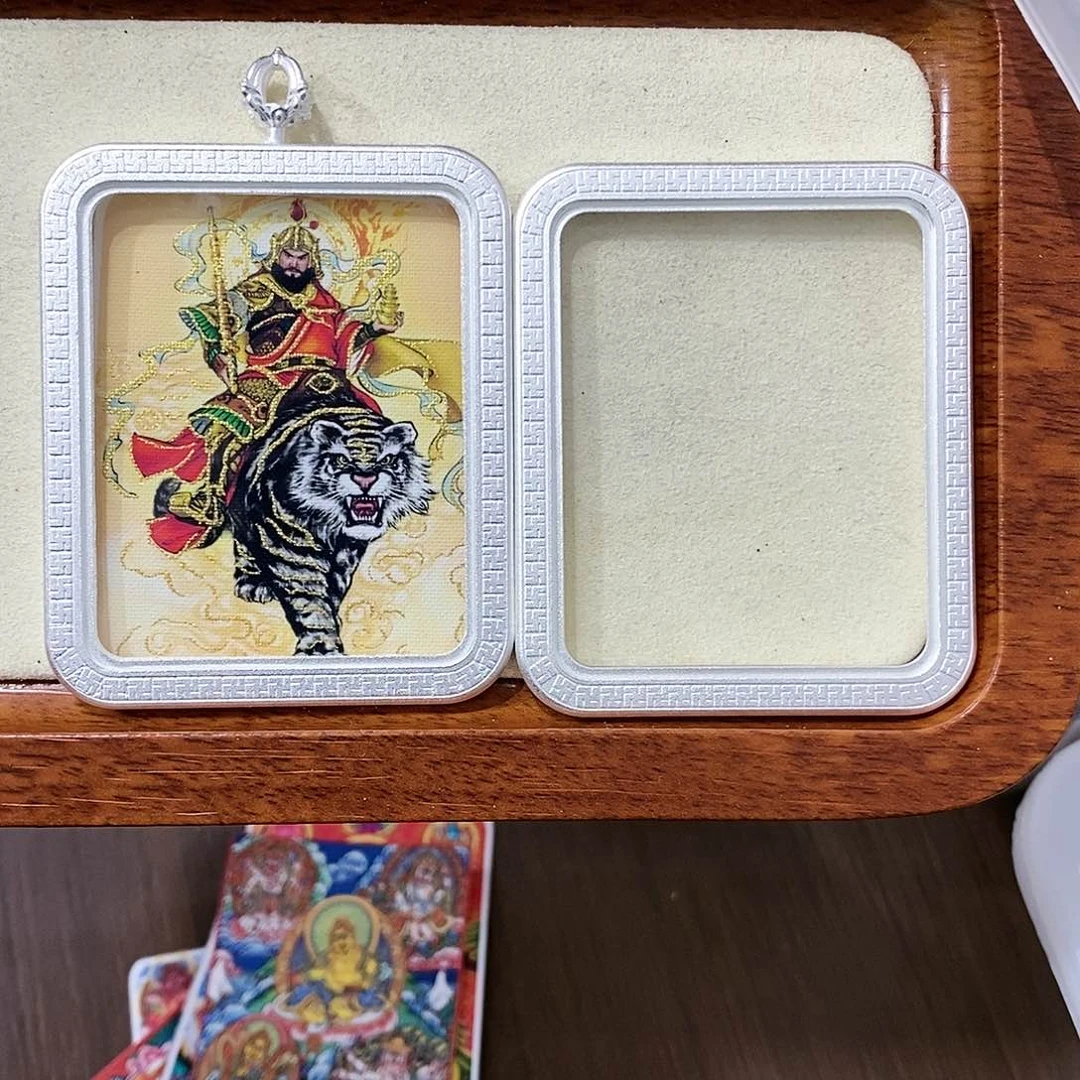 【闪购商品】吊坠双面壳配一卡❤️不要绳