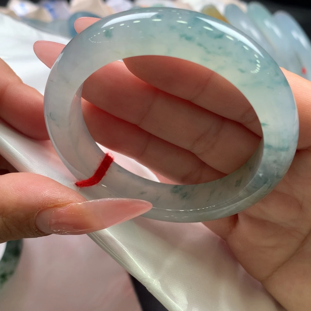 翡翠未镶嵌手镯52.8正圈