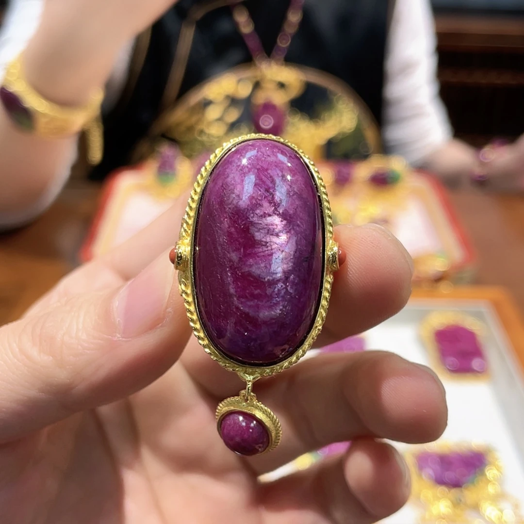 锦纶铁合金戒指红宝