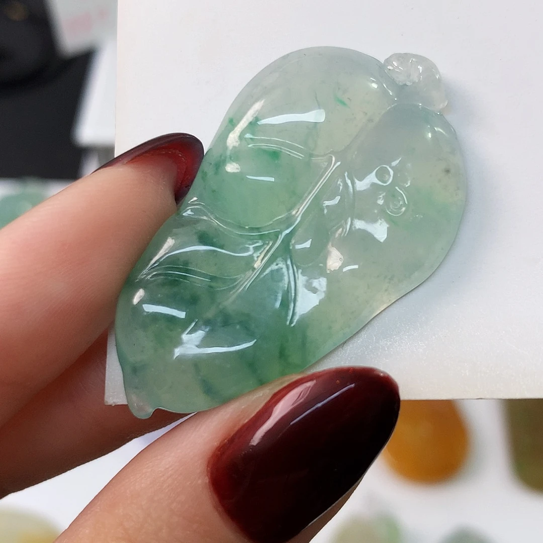 翡翠未镶嵌颈饰菩提叶