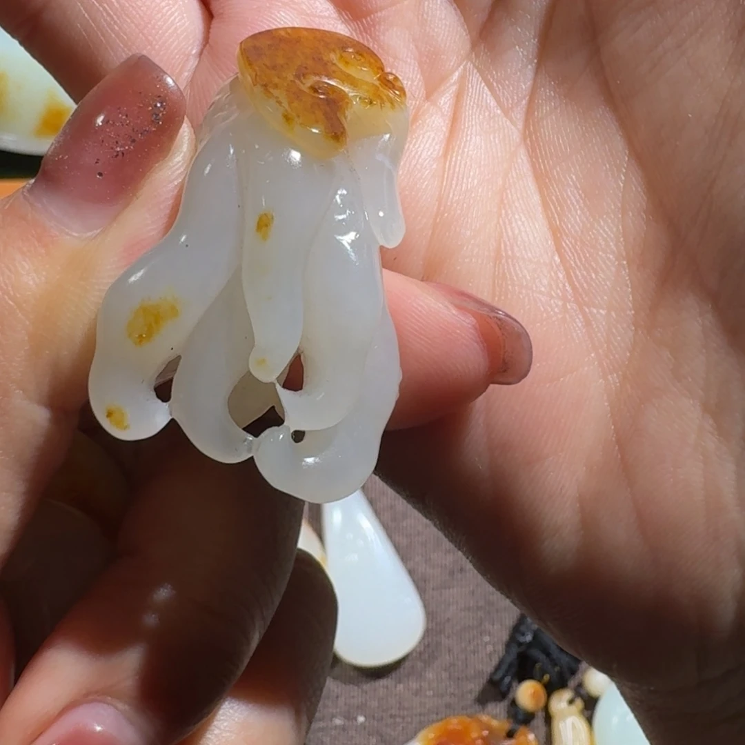 和田玉挂件未镶嵌聚*盆