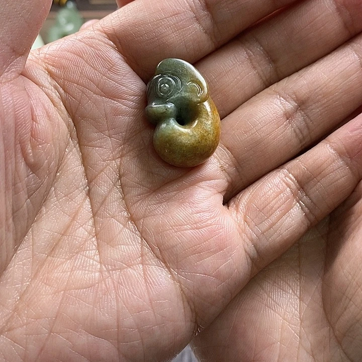 和田玉未镶嵌挂件顾**扬