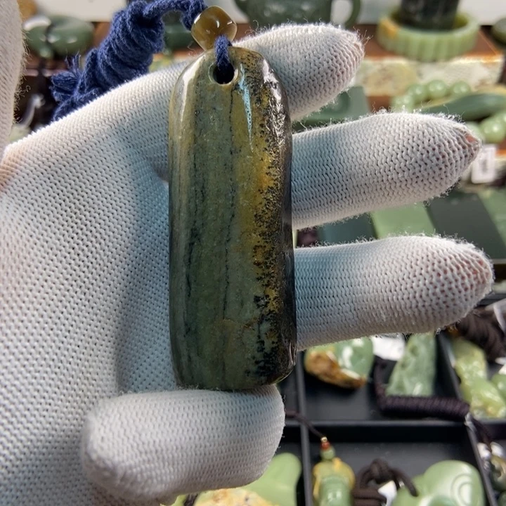 岫岩河磨玉（透闪石质玉）未镶嵌把件老*1