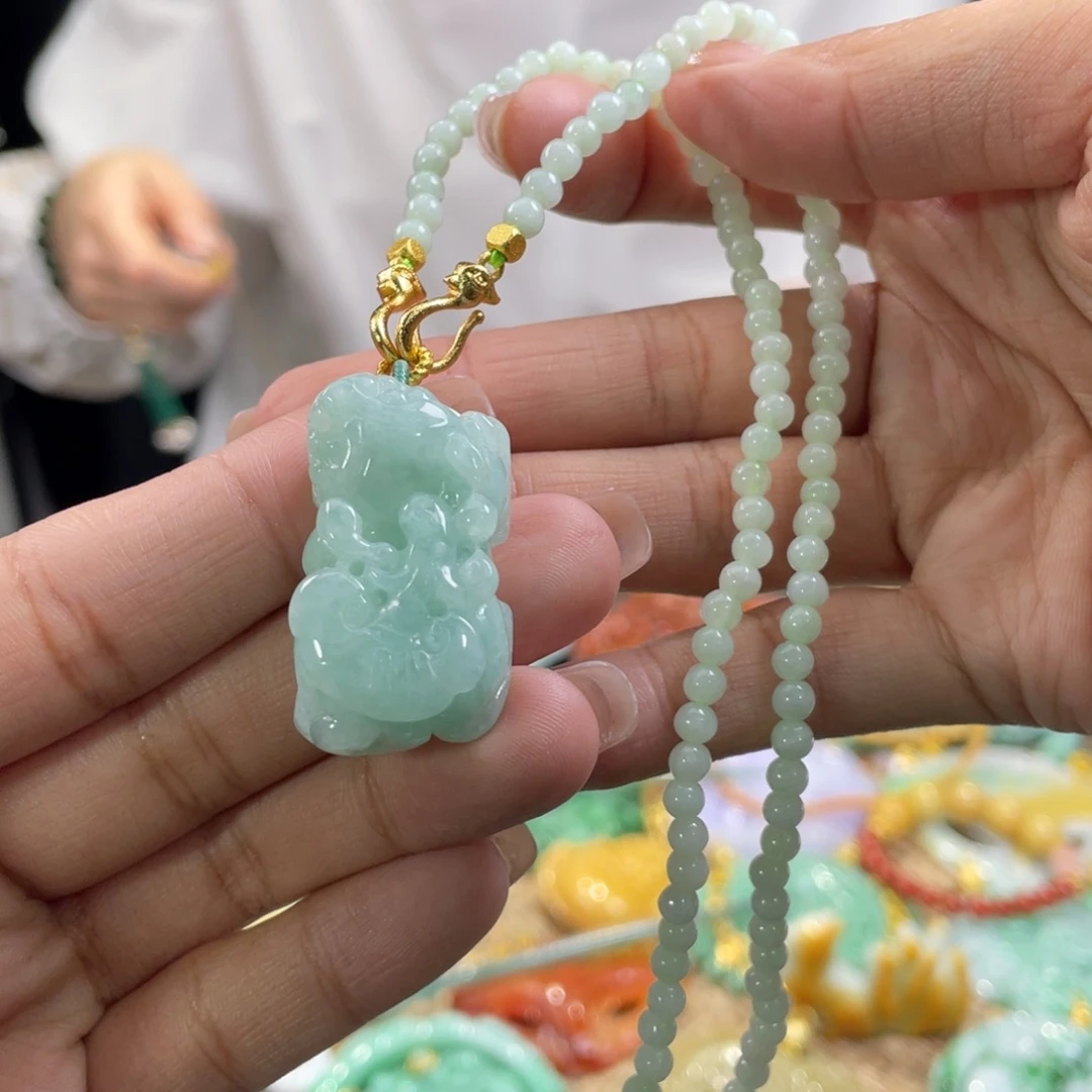 翡翠颈饰未镶嵌代编织