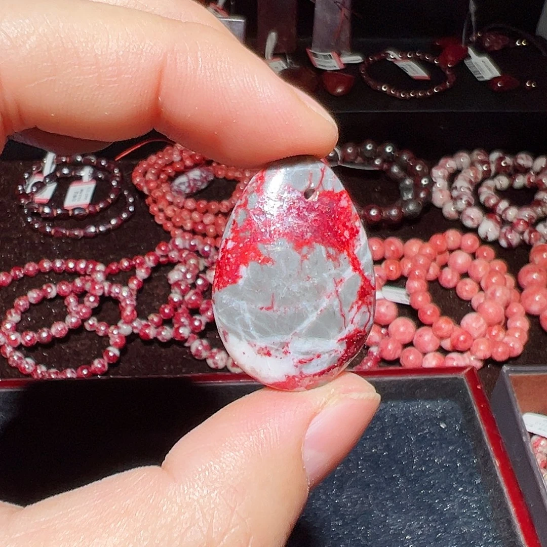 天然辰砂纯天然吊坠