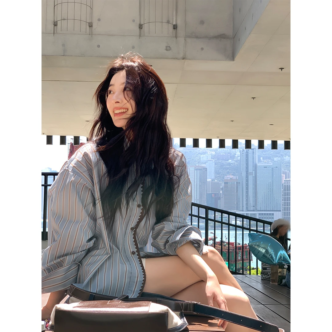 夏诗文 贝壳绣设计感条纹衬衫女夏可露丽风宽松衬衣