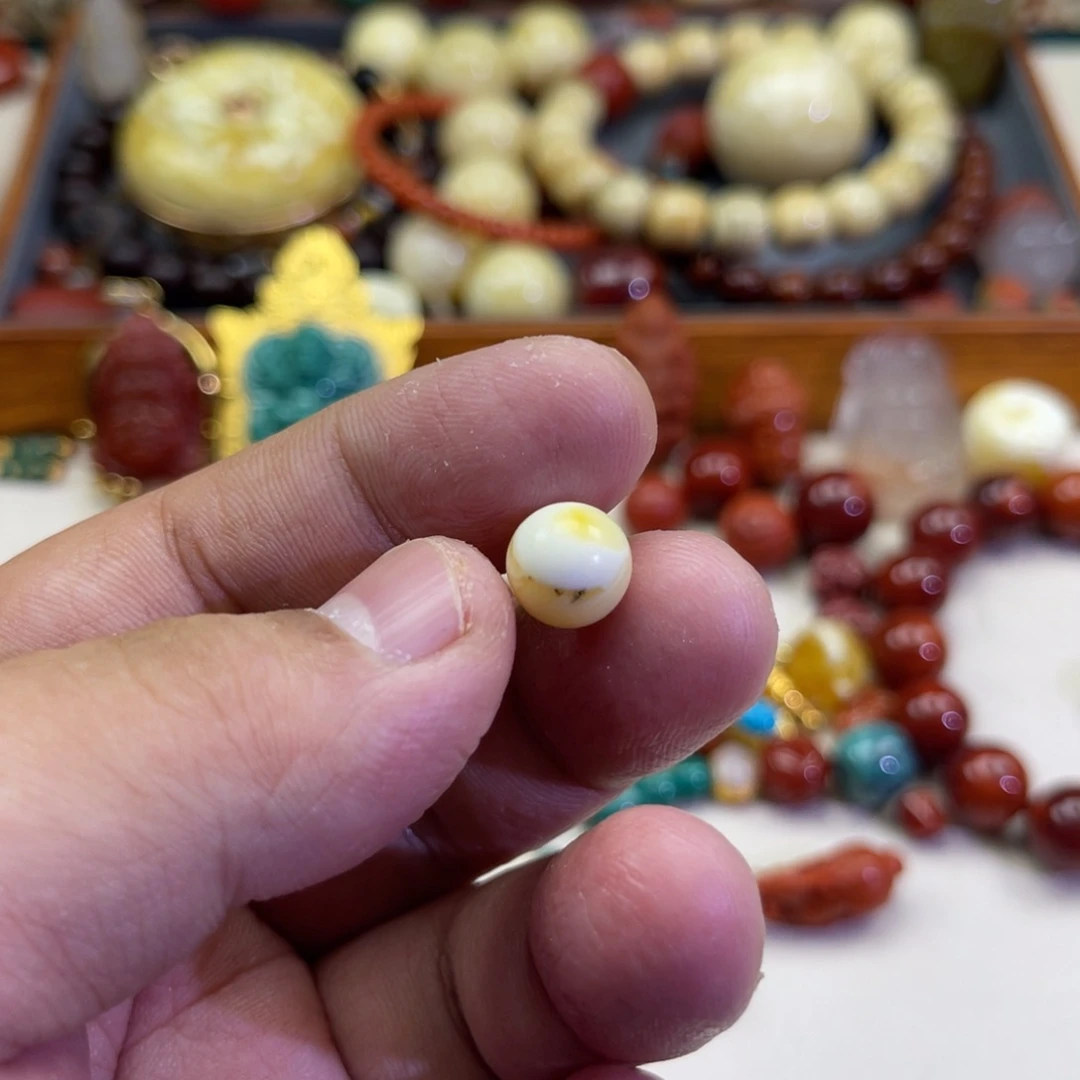 琥珀未镶嵌珠宝奇石6