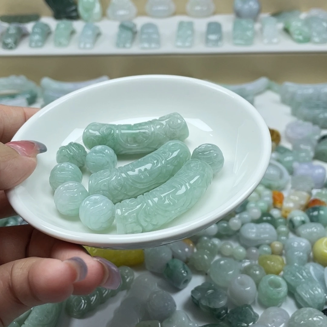 橘***风颈饰未镶嵌翡翠34567
