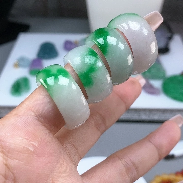 翡翠戒指未镶嵌戒指