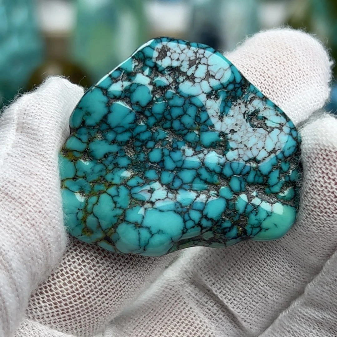 绿松石未镶嵌珠宝奇石