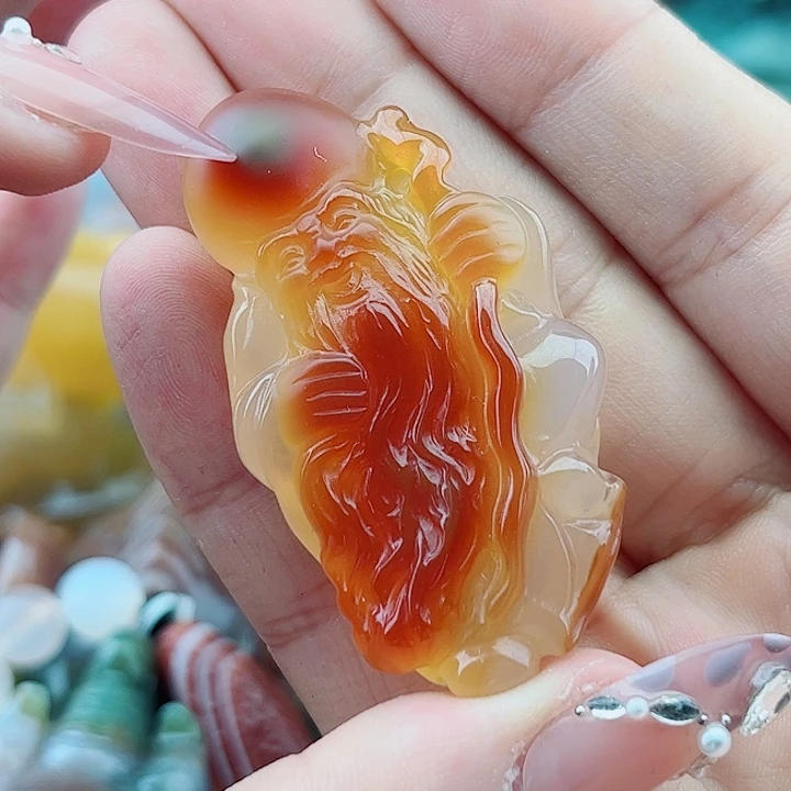 嗷***嗷未镶嵌玛瑙手饰吊坠