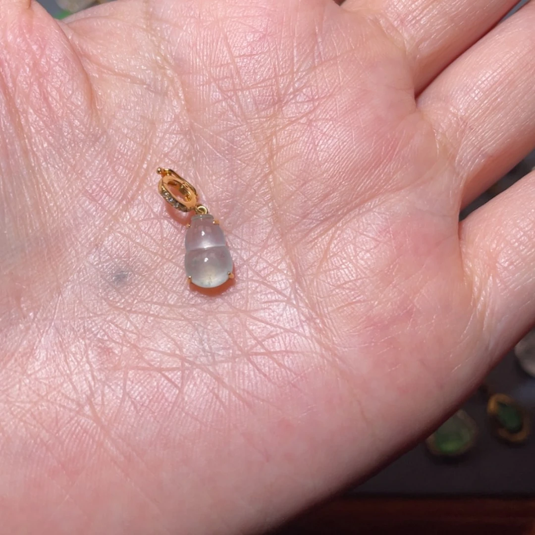 【闪购商品】颈饰18K金镶嵌翡翠