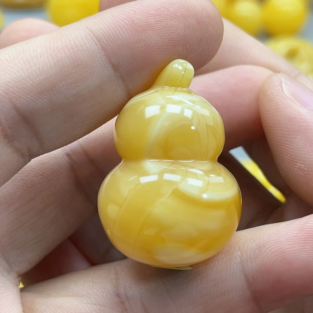 蜜蜡未镶嵌珠宝奇石