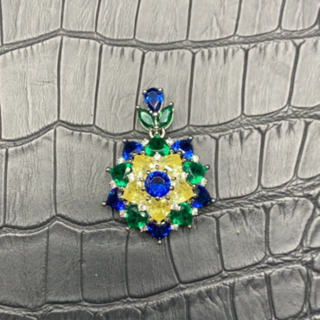 铜合金合成锆石吊坠 轻奢手工花朵吊坠蓝色时尚百搭饰品黄色122