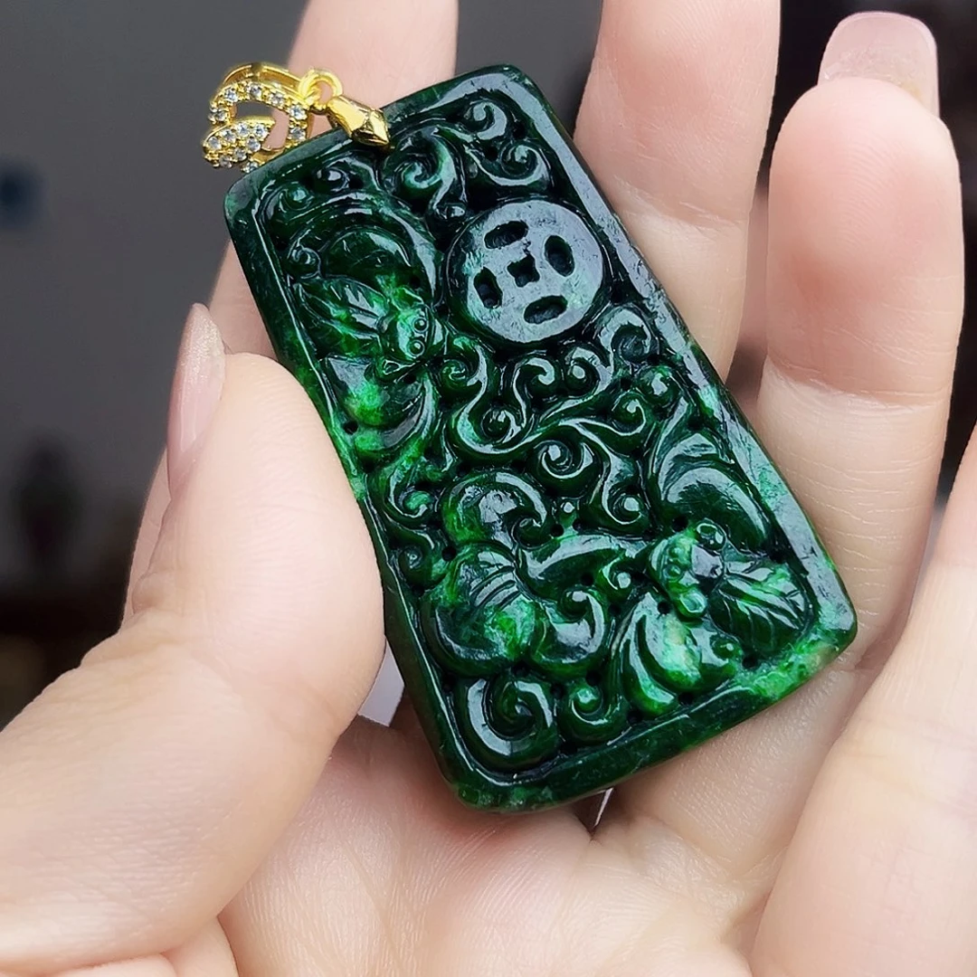 翡翠未镶嵌颈饰多样性