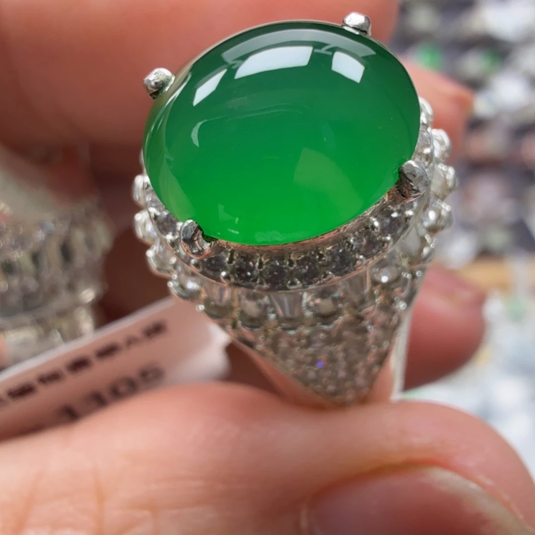 翡翠未镶嵌戒指8112