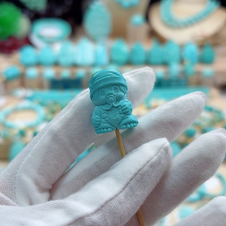 绿松石未镶嵌珠宝奇石