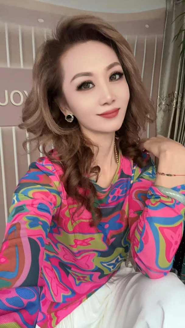 2025年新款长袖网纱定位印花t恤女