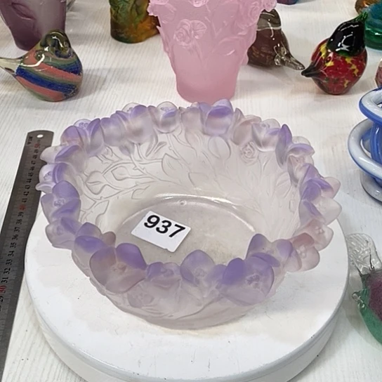 琉璃花瓶高9厘米口径17厘米