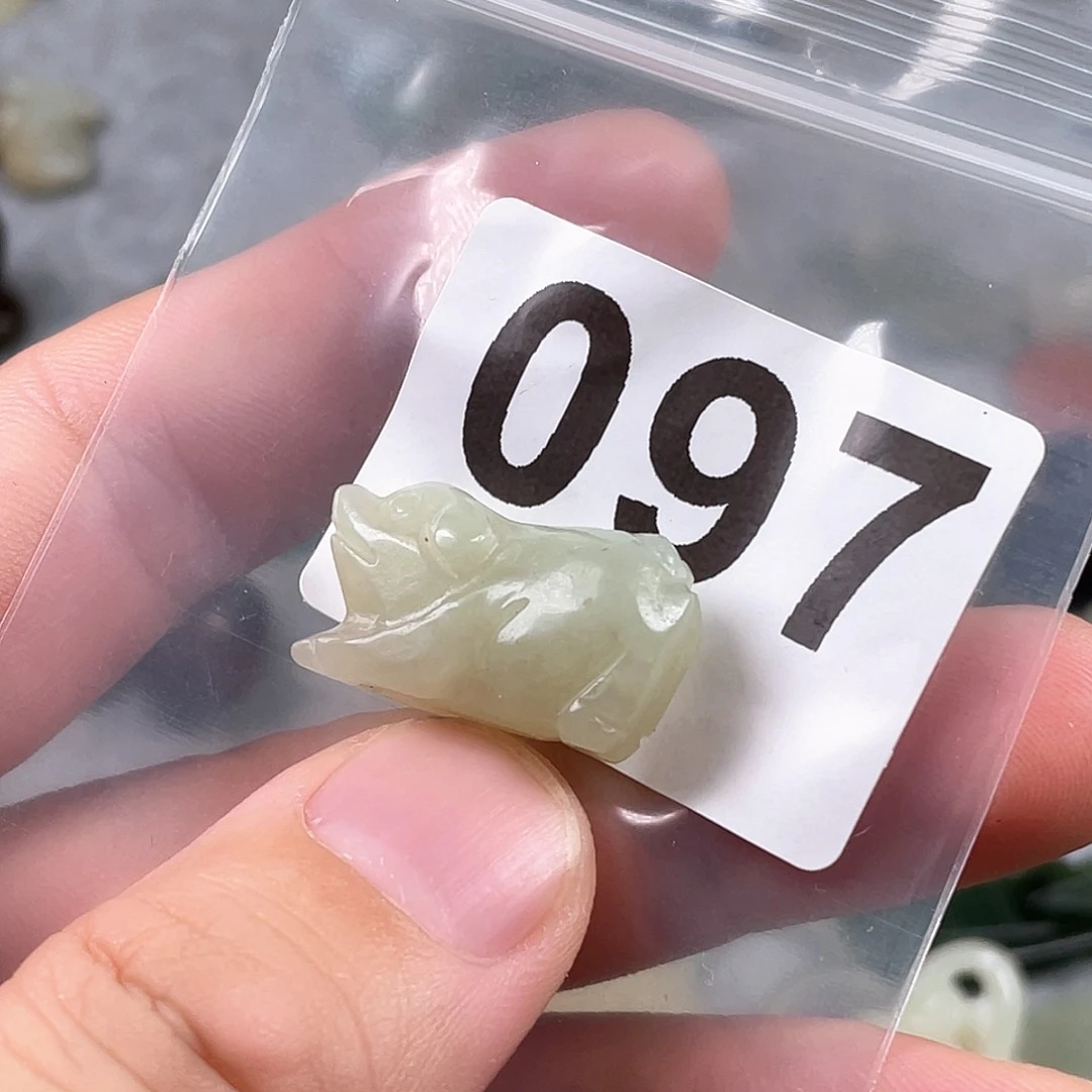 和田玉（糖玉）未镶嵌颈饰