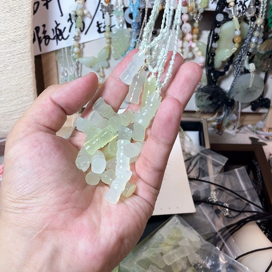 蛇纹石玉合金颈饰