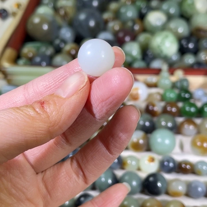 和田玉（糖玉）未镶嵌珠宝半成品15