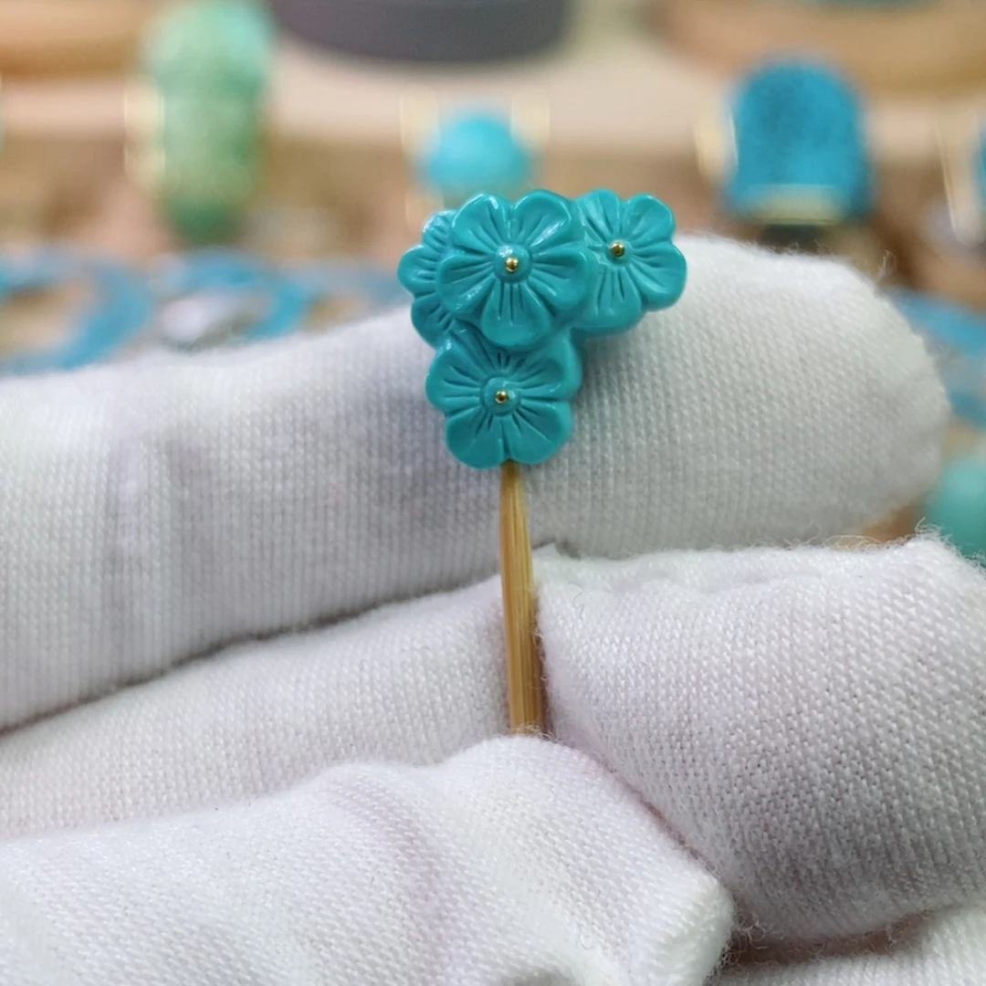 绿松石未镶嵌珠宝奇石